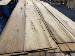 Reclaimed oak sawn veneer
